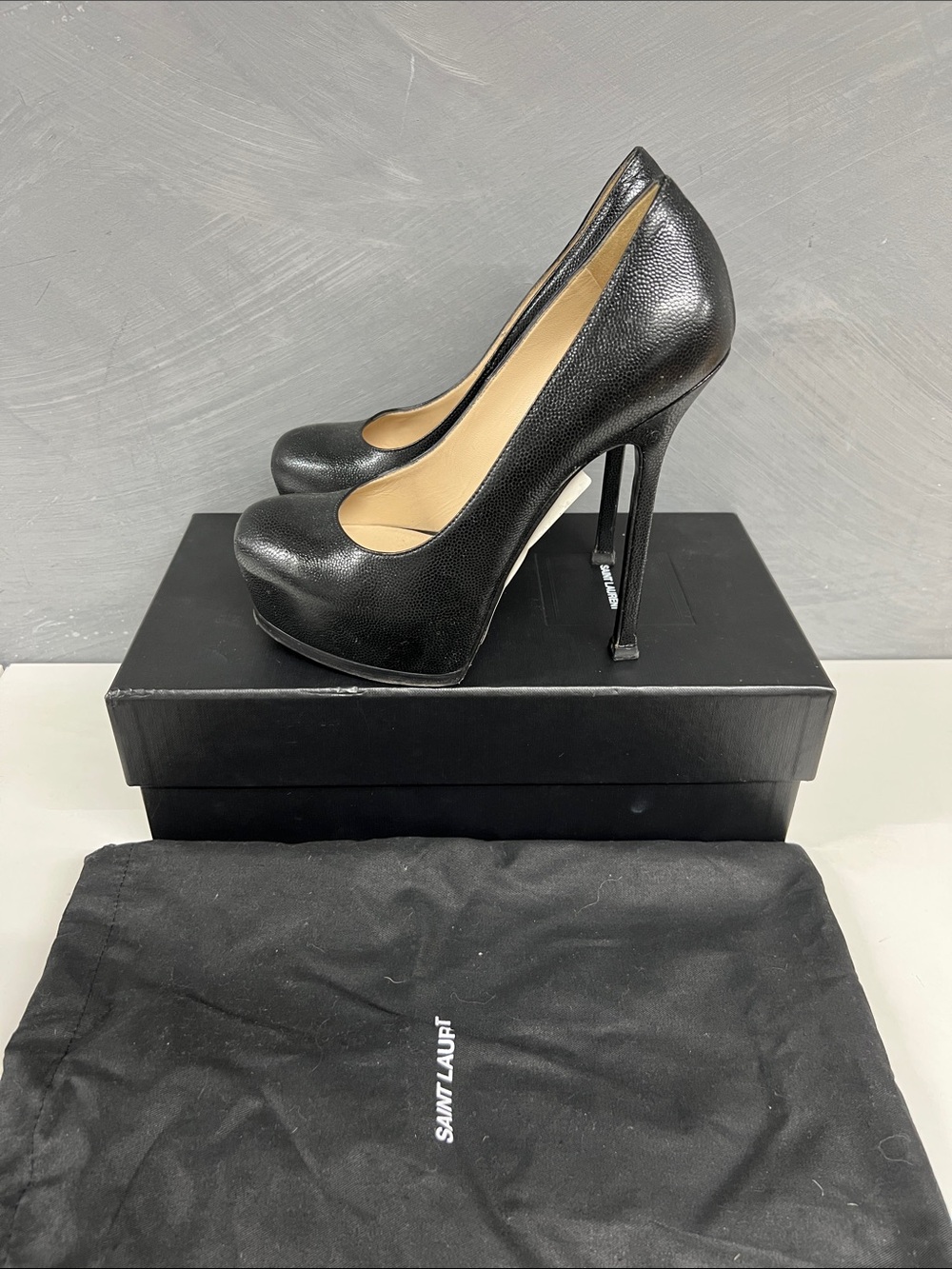 Saint Laurent Black Leather Platform Pumps